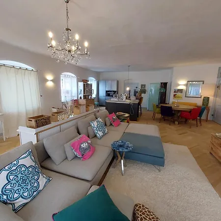 Kroneloft 4 Schlafzimmer 250 Qm Lägenhet Neuburg an der Kammel